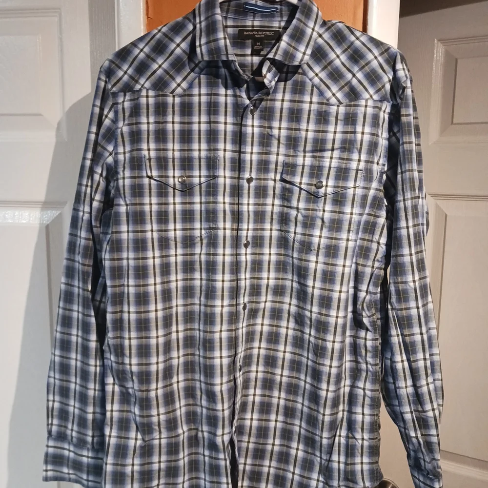 Banana Republic Men's Pearl Snap Blue Plaid Button-down Shirt, Pockets. Size M